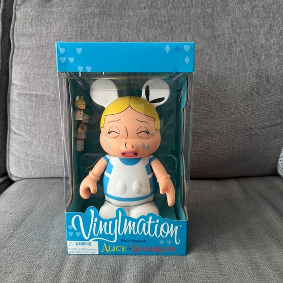 DISNEY Vinylmation 9" Park Set 1 Alice in Wonderland Crying SEALED IN BOX - Picture 1 of 8